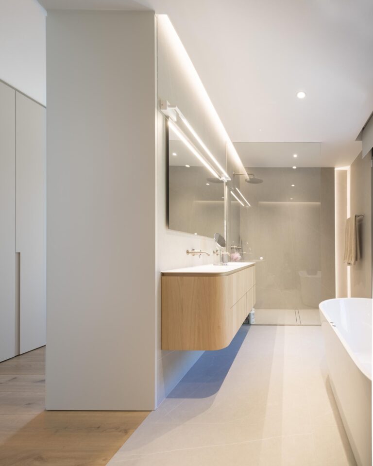 Habitatge unifamiliar aillat amb piscina desbordant a Ametlla del Valles | Chacosa Construccions