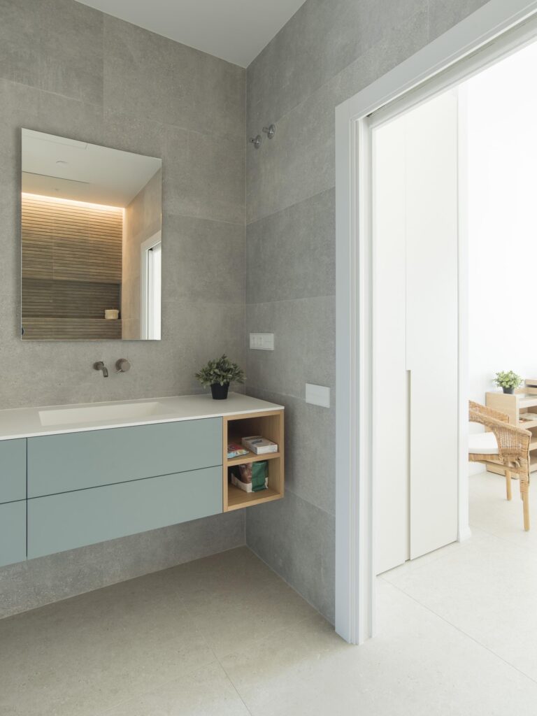 Habitatge unifamiliar aillat amb piscina desbordant a Ametlla del Valles | Chacosa Construccions