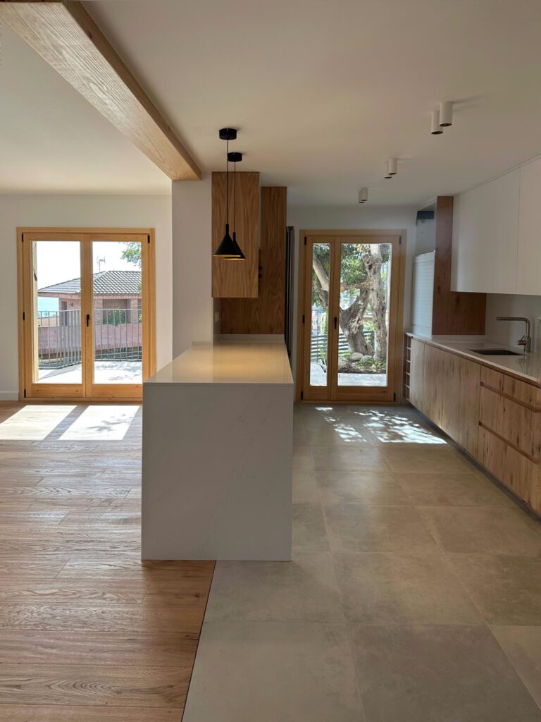 Habitatge unifamiliar amb piscina a Teia | Chacosa Construccions