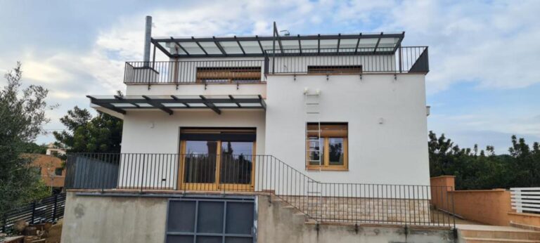 Habitatge unifamiliar amb piscina a Teia | Chacosa Construccions