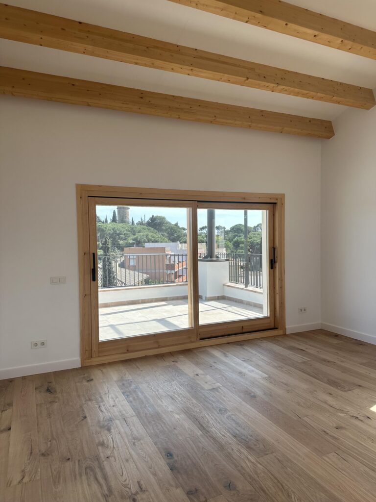 Habitatge unifamiliar amb piscina a Teia | Chacosa Construccions