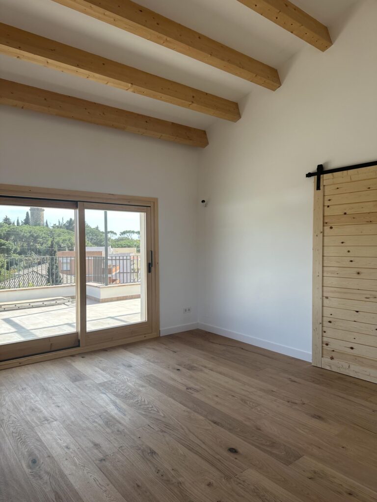 Habitatge unifamiliar amb piscina a Teia | Chacosa Construccions