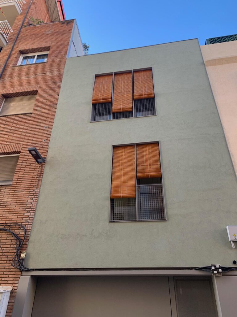 Habitatge unifamiliar entre mitgeres a Mataro | Chacosa Construccions
