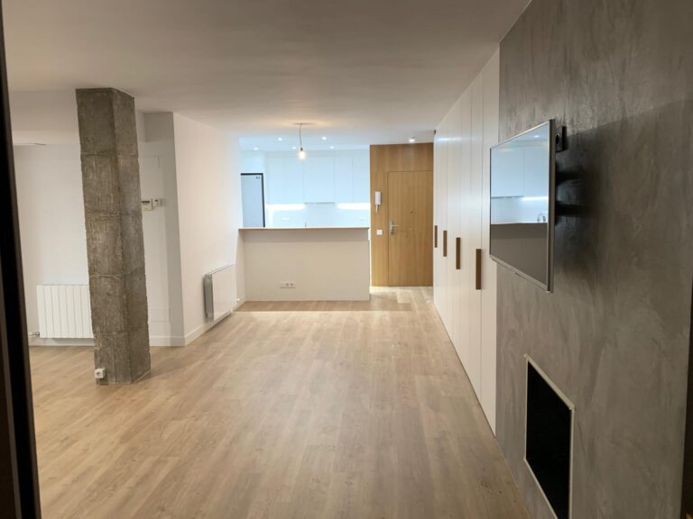 Reforma de pis en edifici plurifamiliar a Sant Vicenç de Montalt | Chacosa Construccions