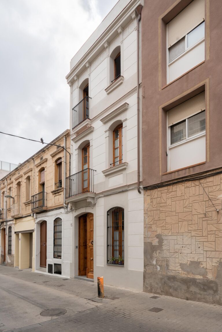 Rehabilitacio integral de casa modernista a Badalona | Chacosa Construccions