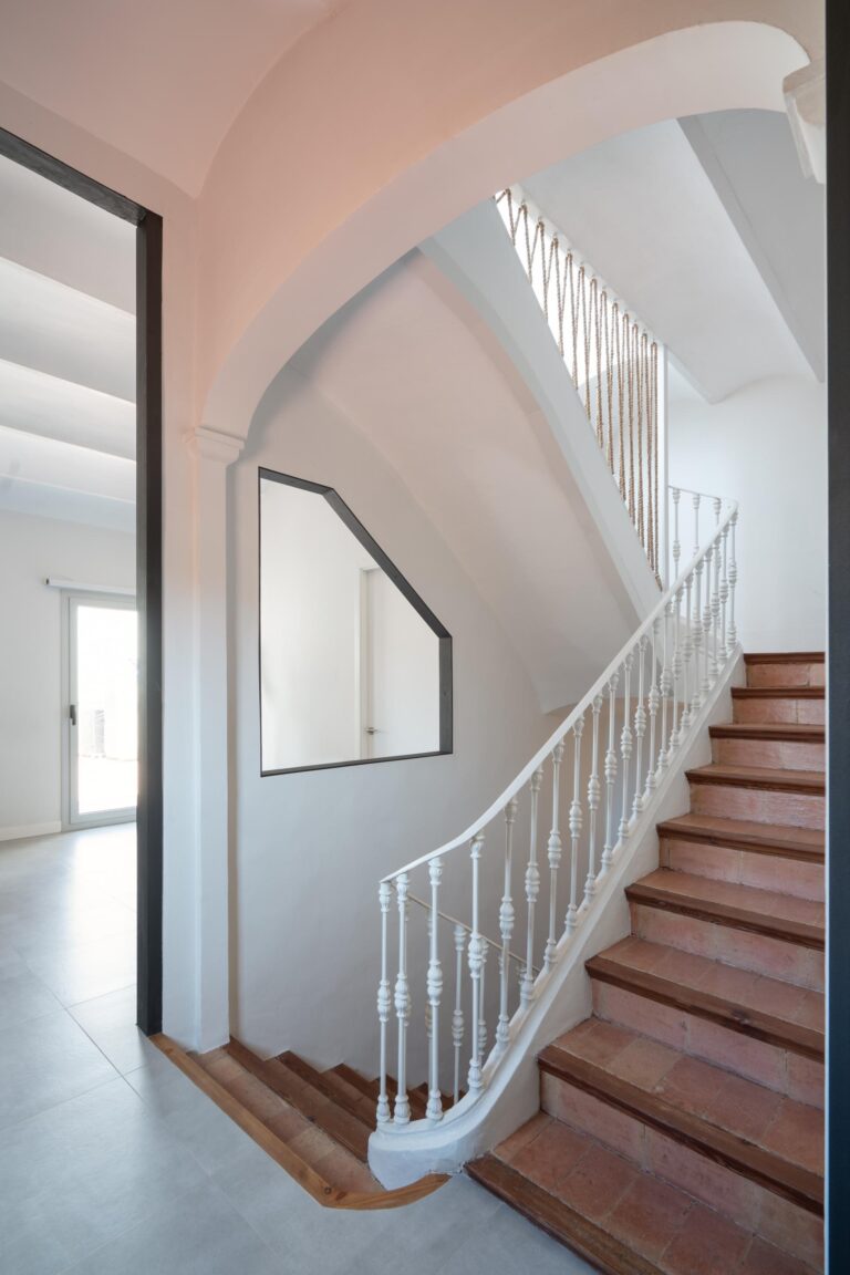 Rehabilitacio integral de casa modernista a Badalona | Chacosa Construccions