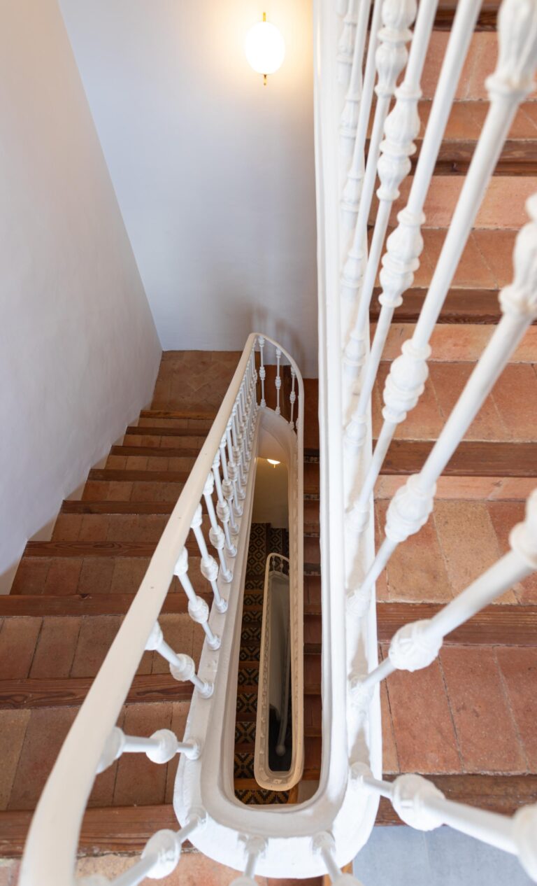 Rehabilitacio integral de casa modernista a Badalona | Chacosa Construccions