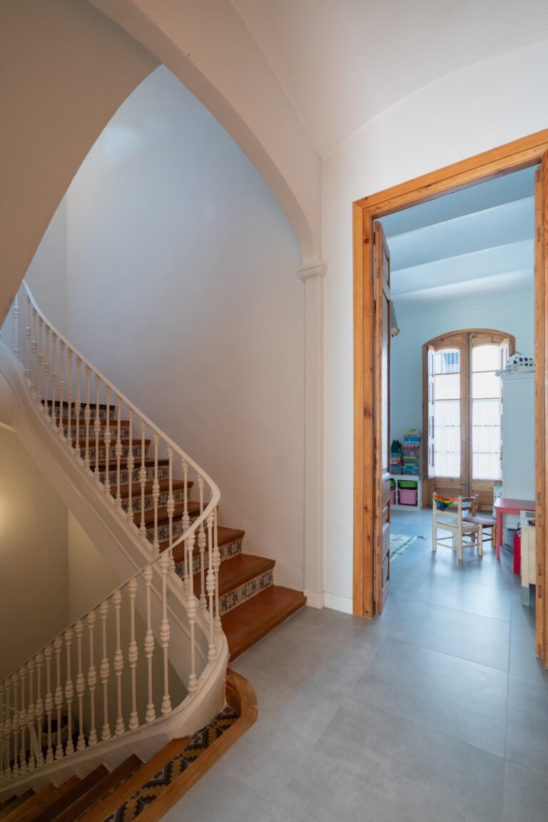 Rehabilitacio integral de casa modernista a Badalona | Chacosa Construccions