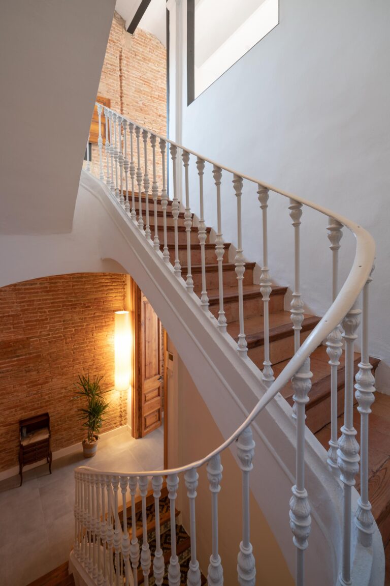 Rehabilitacio integral de casa modernista a Badalona | Chacosa Construccions