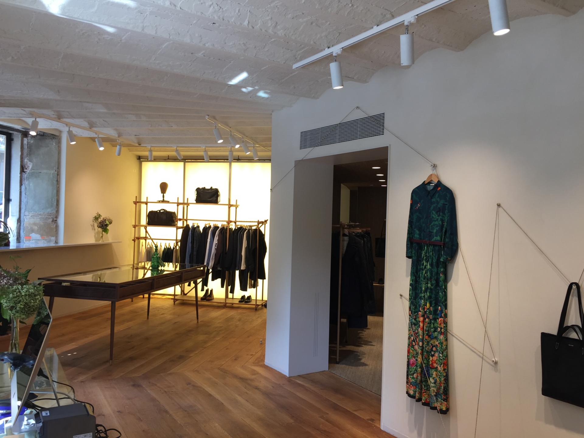 Reforma local ropa medwids a Barcelona | Chacosa Construccions